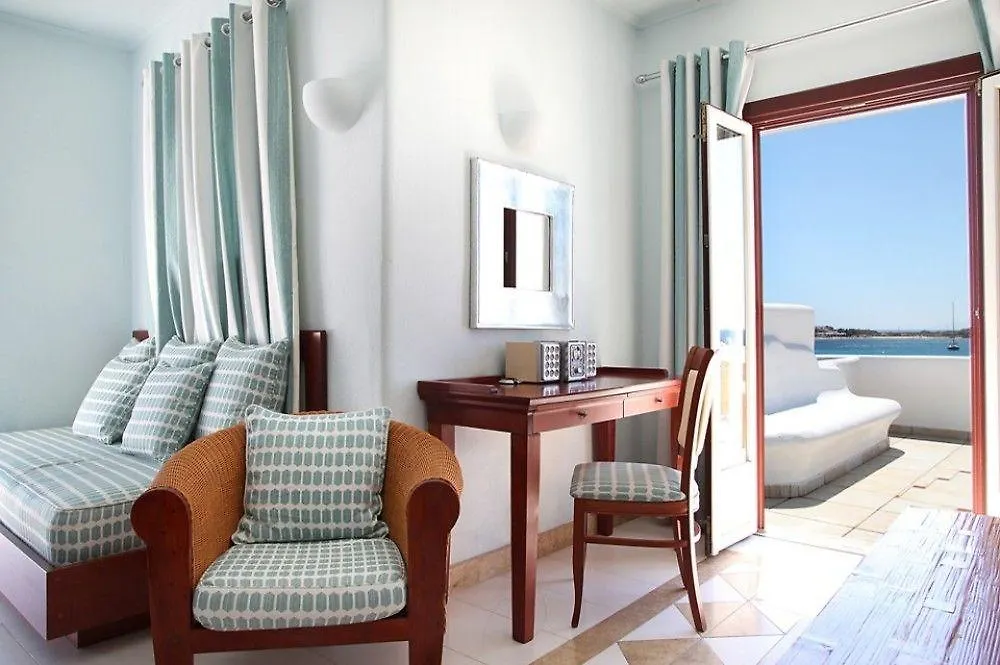 פלאטיס יאלוס Petinos Beach Hotel 4*, פלאטיס יאלוס