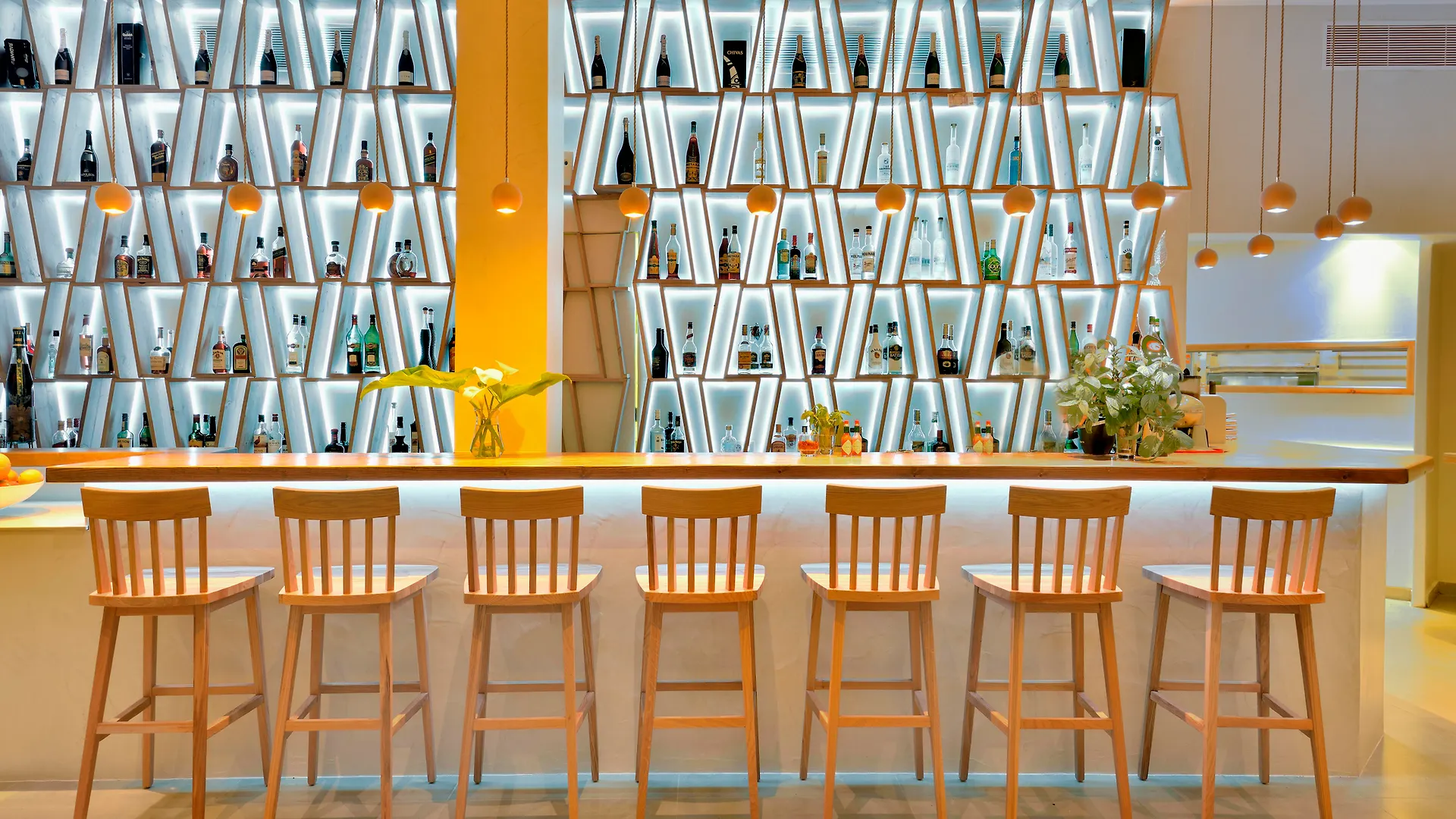 פלאטיס יאלוס Petinos Beach Hotel